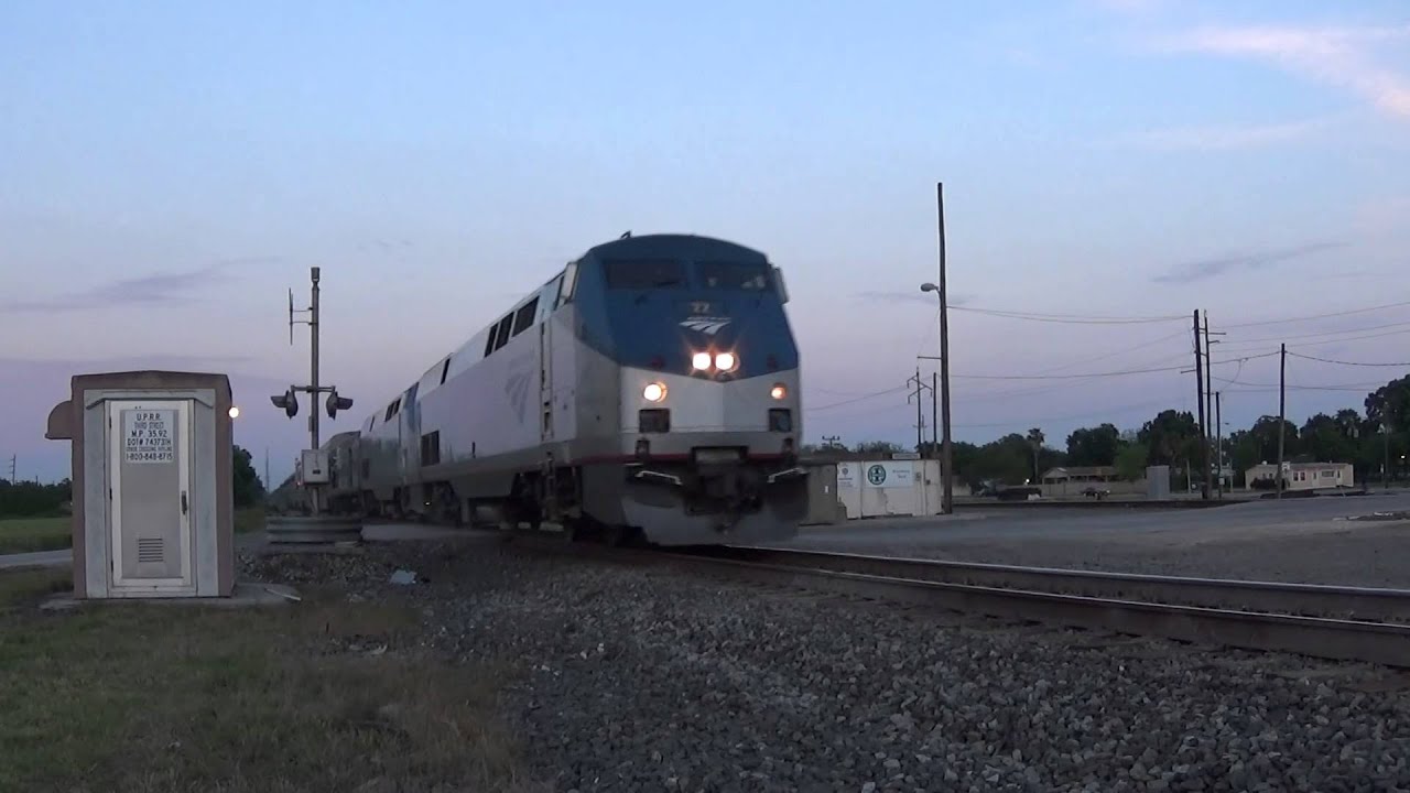AMTK 22 leads WB Sunset Limited, Rosenberg, TX