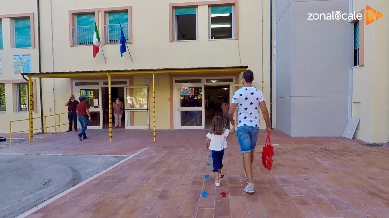 Vasto - Primo giorno di scuola alla primaria L.Martella