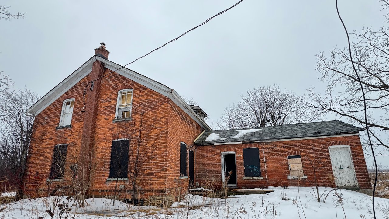 Beautiful ABANDONED Victorian Brick Style Farm House built in 1890 - XPLORER 190 