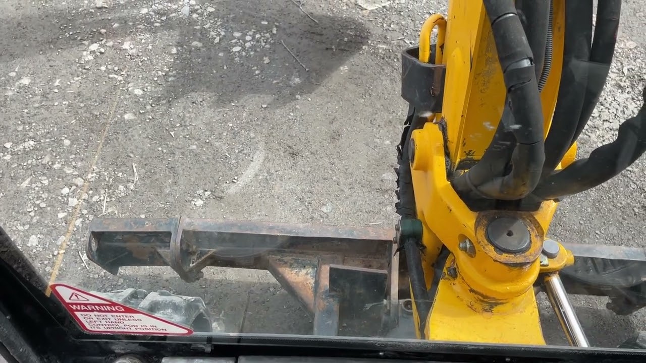 JCB 8017