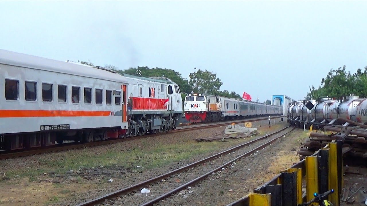 MOMEN UNIK TIGA KERETA API SALING BERTEMU! HUNTING KERETA API DI DEKAT STASIUN MADIUN