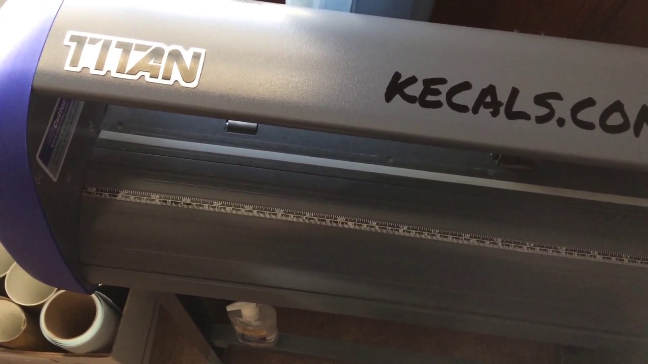 Blade change on Titan vinyl cutter