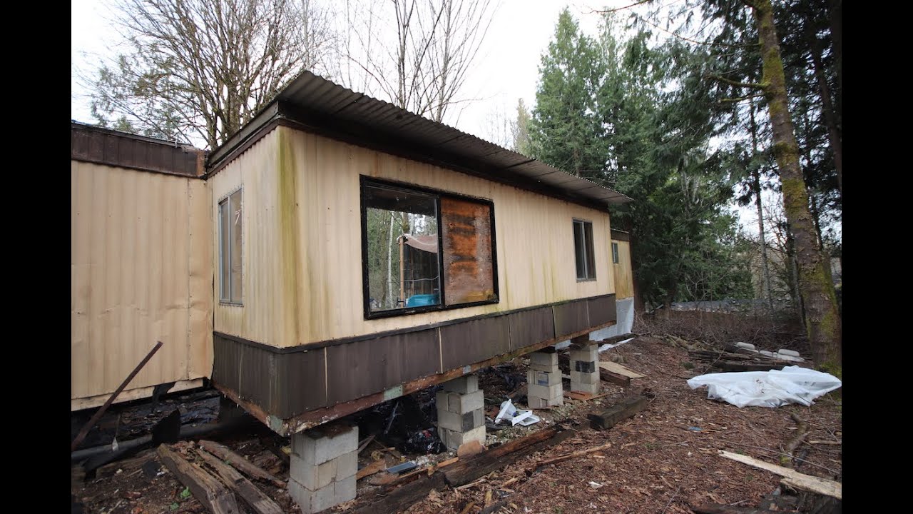 Old Single Wide Mobile Home factory Bump-out Addition Repair / Rebuild  / Remodel Part 1