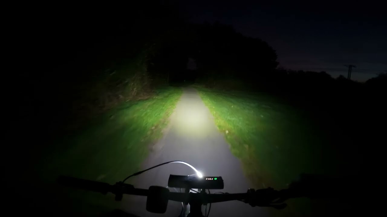 NEWBOLER 8LED Front Bicycle Light 10000LM A Ride In The Dark