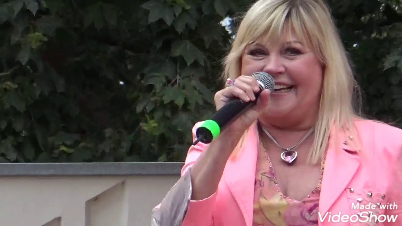 Schlagersängerin Gabi Baginsky Live im Ostseebad Karlshagen auf Usedom am 18.8.2019 🎤