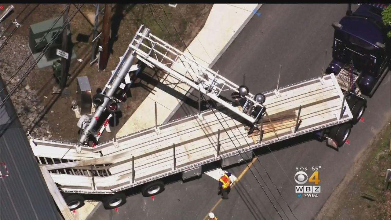 MBTA Commuter Train Hits Tractor-Trailer At Littleton Crossing