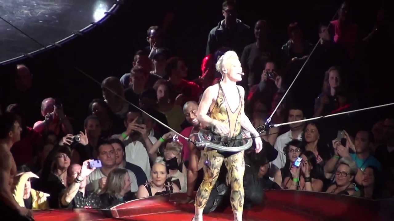 P!nk - So What LIVE Truth About Love Tour Bell Center Montreal, 2013/03/12