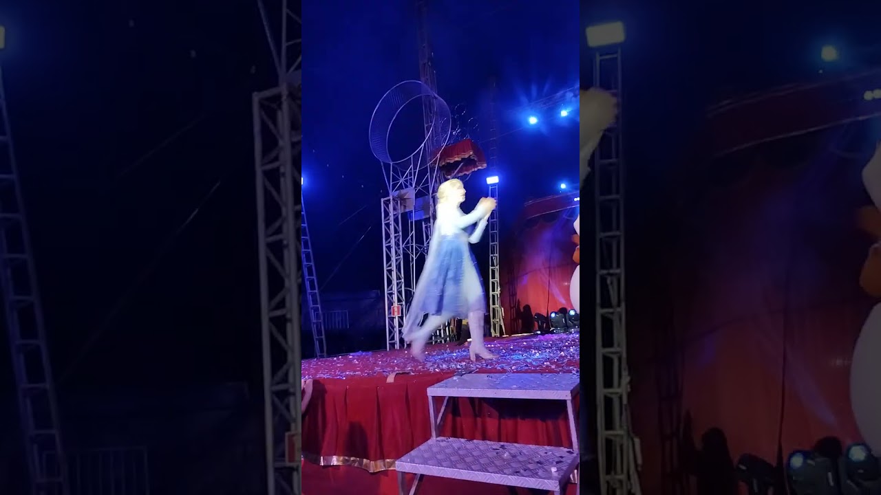 Heitor e Marina no circo Balão Mágico Show da Frozen