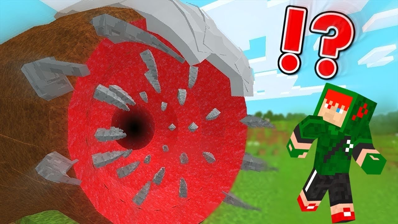 MINHA BASE FOI ATACADA PELA MINHOCA GIGANTE DO MINECRAFT!!