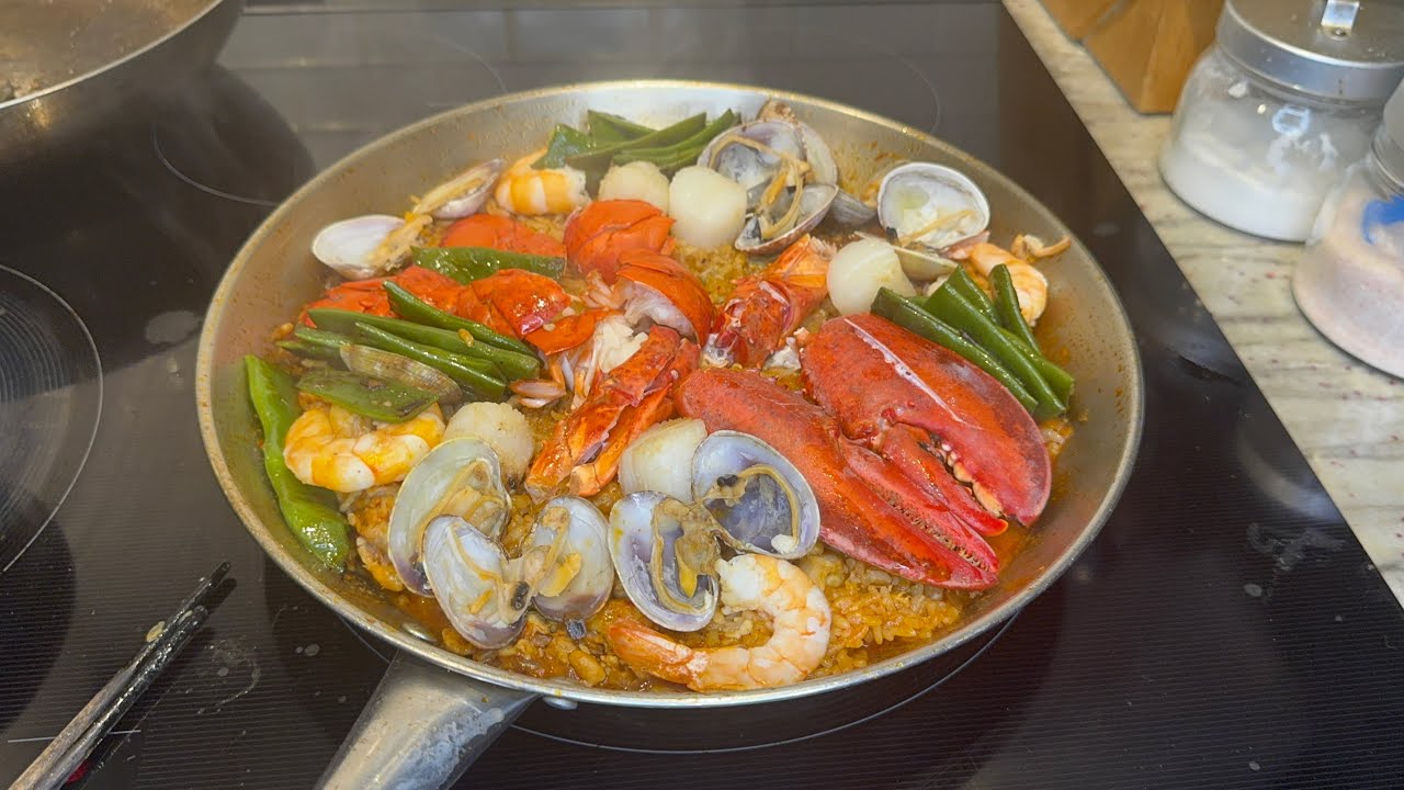 在家做海鲜饭Cooking Paella at Home