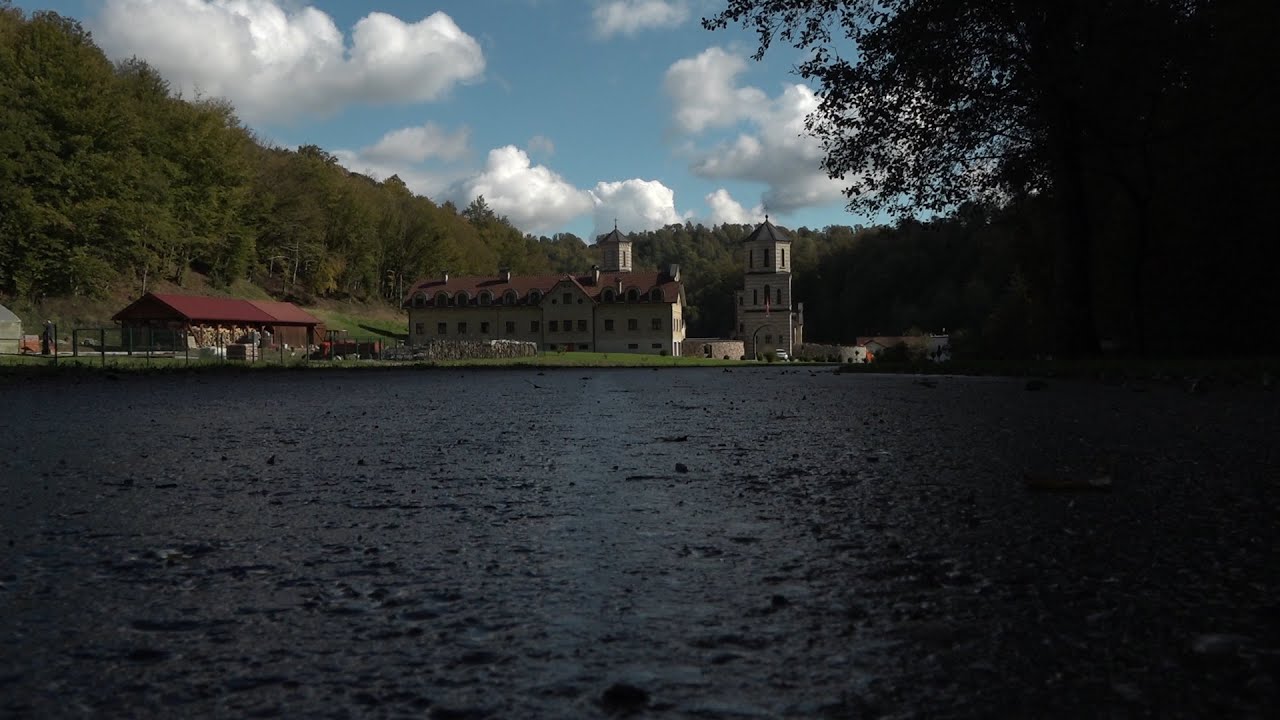 PUT NAS DOVEO: Manastir Osovica, „skriven“ u njedrima Motajice - 25.10.2020.