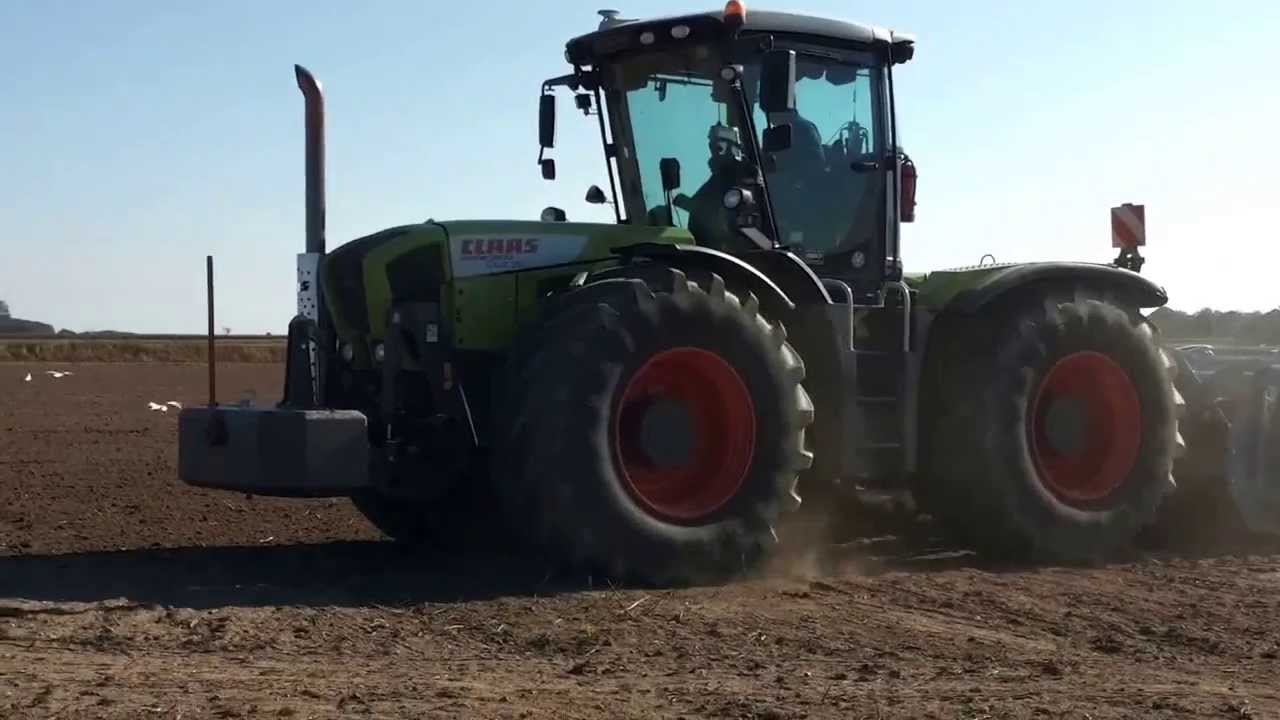 Claas Xerion 3800 en Imants 57 aan het spitten en zaaien bij ATTexel b.v.