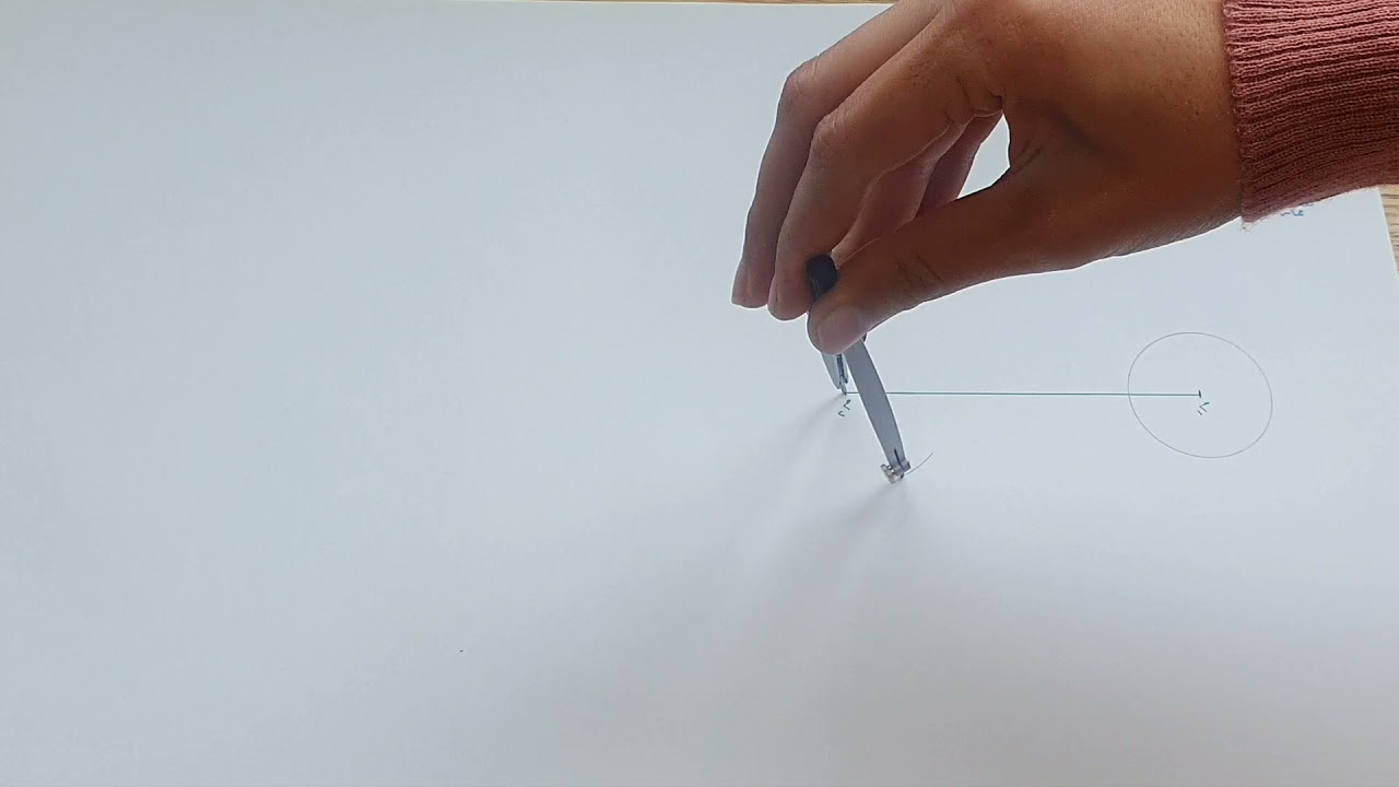 رسم قوس يمس دائرتين من الداخل