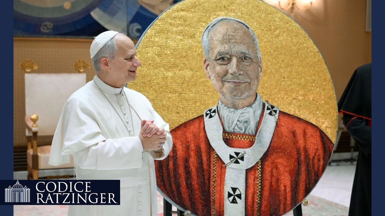 I difetti del tondo di Leone XIV: ritratti a confronto. Almeno, mettetelo al posto di Bergoglio