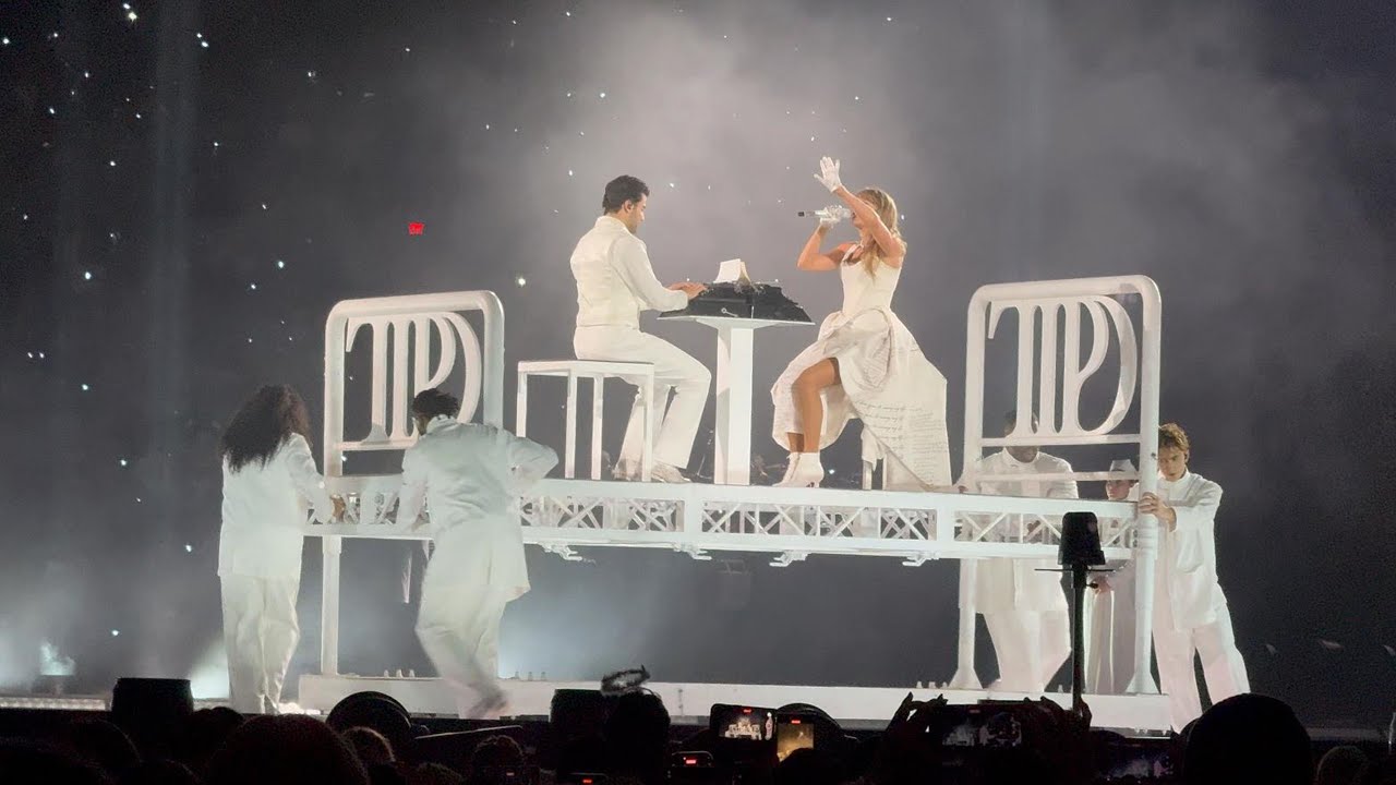 Taylor Swift - Fortnight | December 8, 2024 N3 | Eras Tour | Vancouver, Canada (4K)