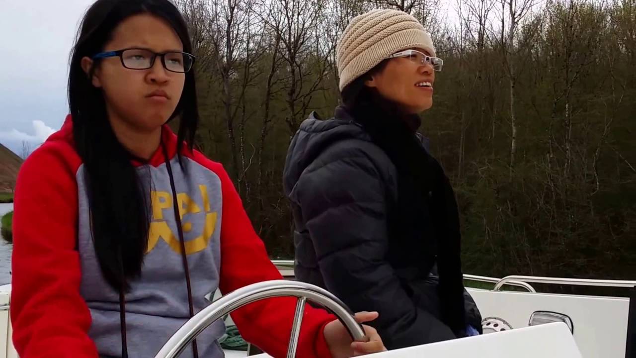 Ballade en bateau sur le canal de Bourgogne