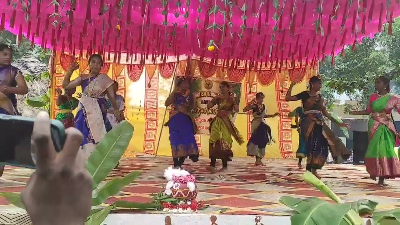 Ghallu Ghallu Folk song dance performance by 8th class students 