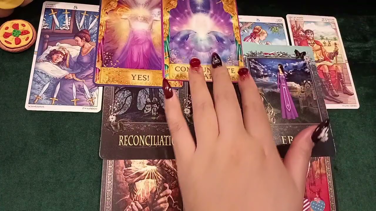 🧜 Pick a card - 826💗ตอนนี้คุณดูเป็นอย่างไรในสายตาเขา?