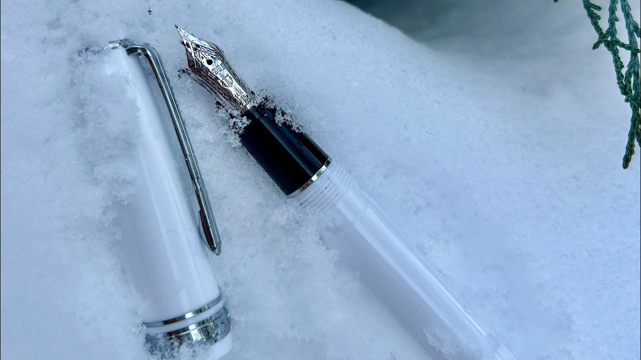 ❄️ Snow Day! Review of Sailor Pro Gear Slim White
