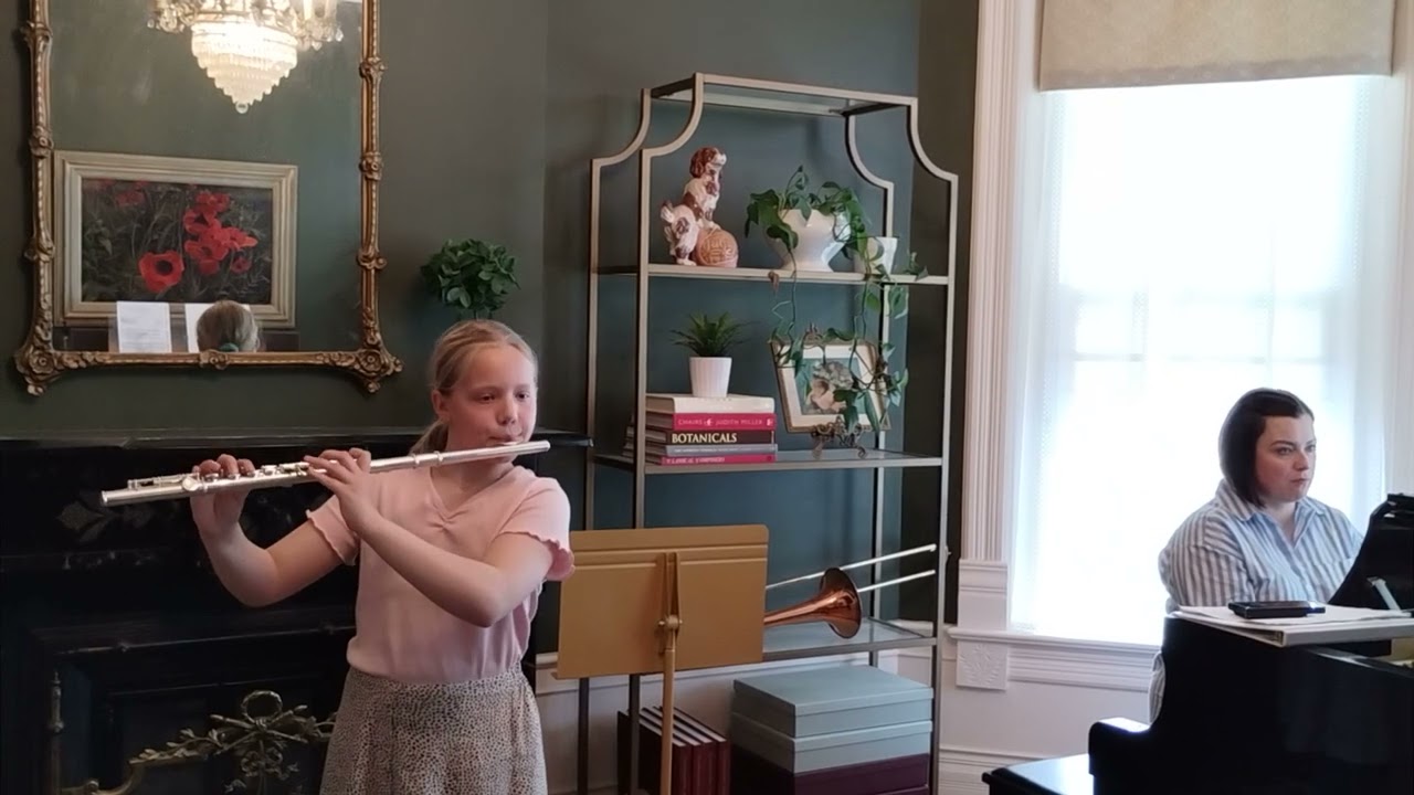 Menuett by Friedrich Kuhlau played by Evey Mayfield