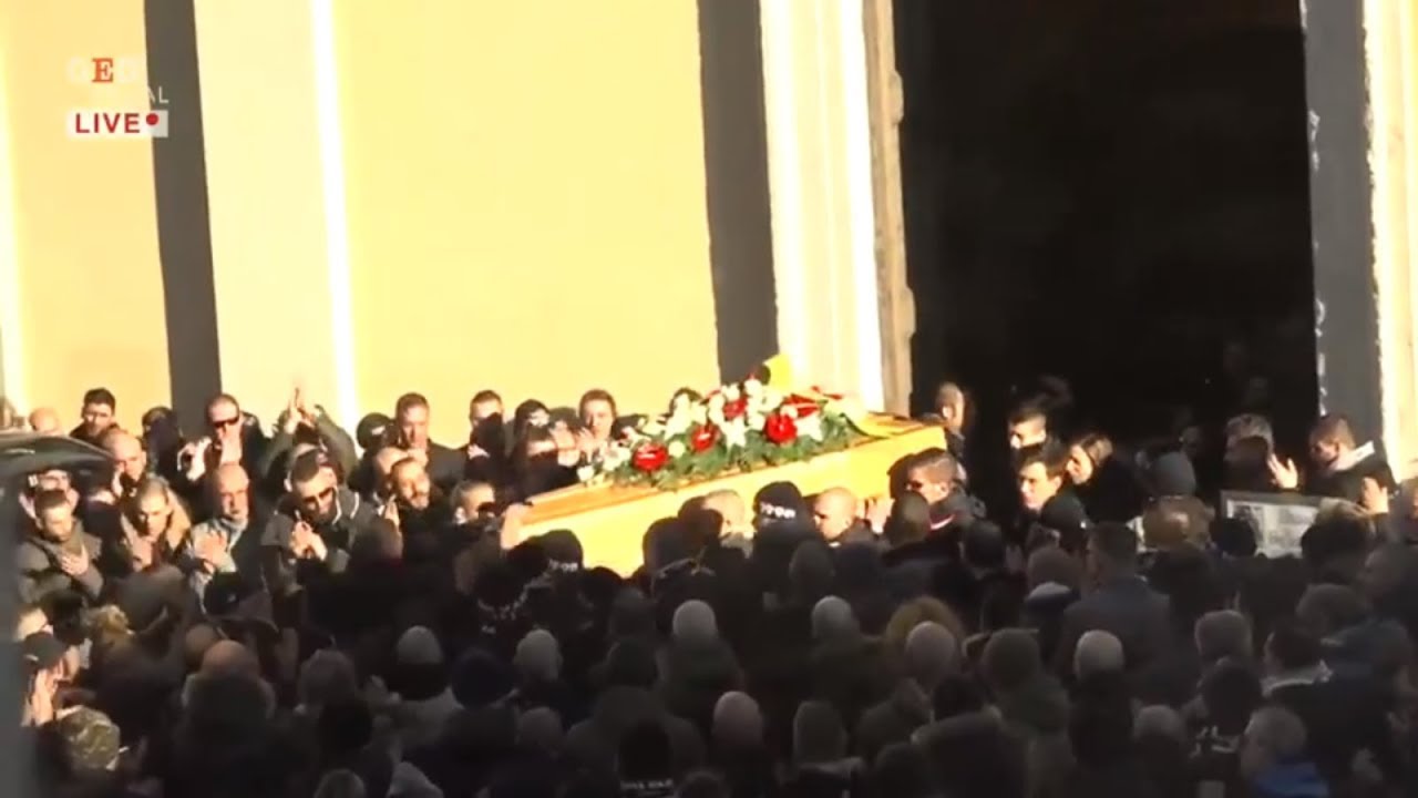 Tifoso morto, il funerale di Daniele Belardinell nella chiesa di Sant'Ambrogio di Morazzone