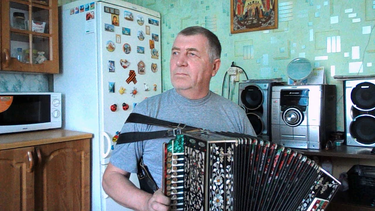 Александр Тихонов   Раскинулось море широко