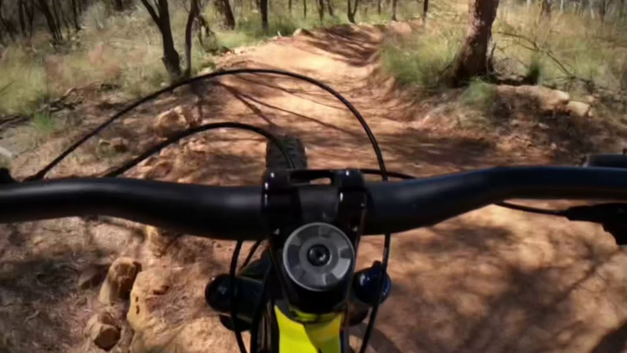 Barry trail to Planet Claire trail @ Mt Majura