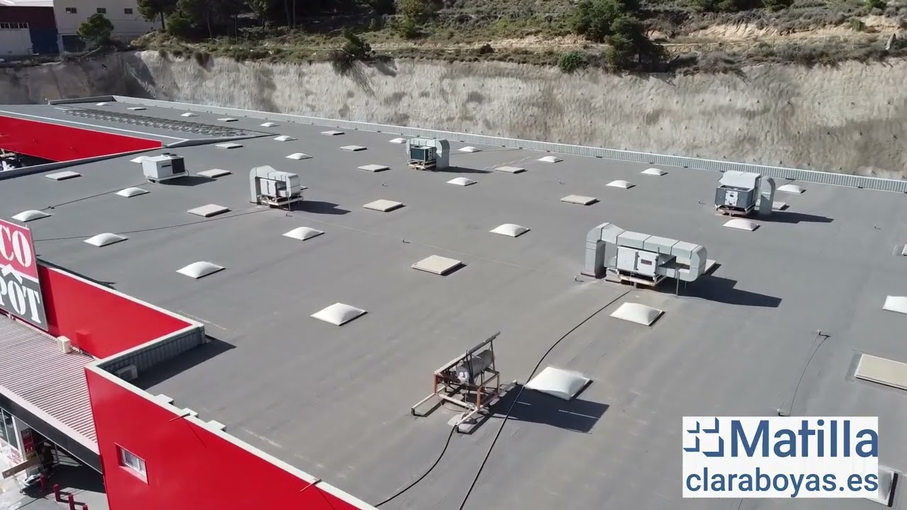 EXUTOIRES et LANTERNEAUX dans les espaces commerciaux