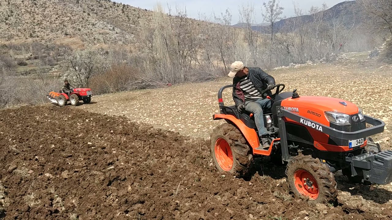 kubota b2650 ve , Antonio carraro tigre 3200 ile , plowing , tarla sürüyor