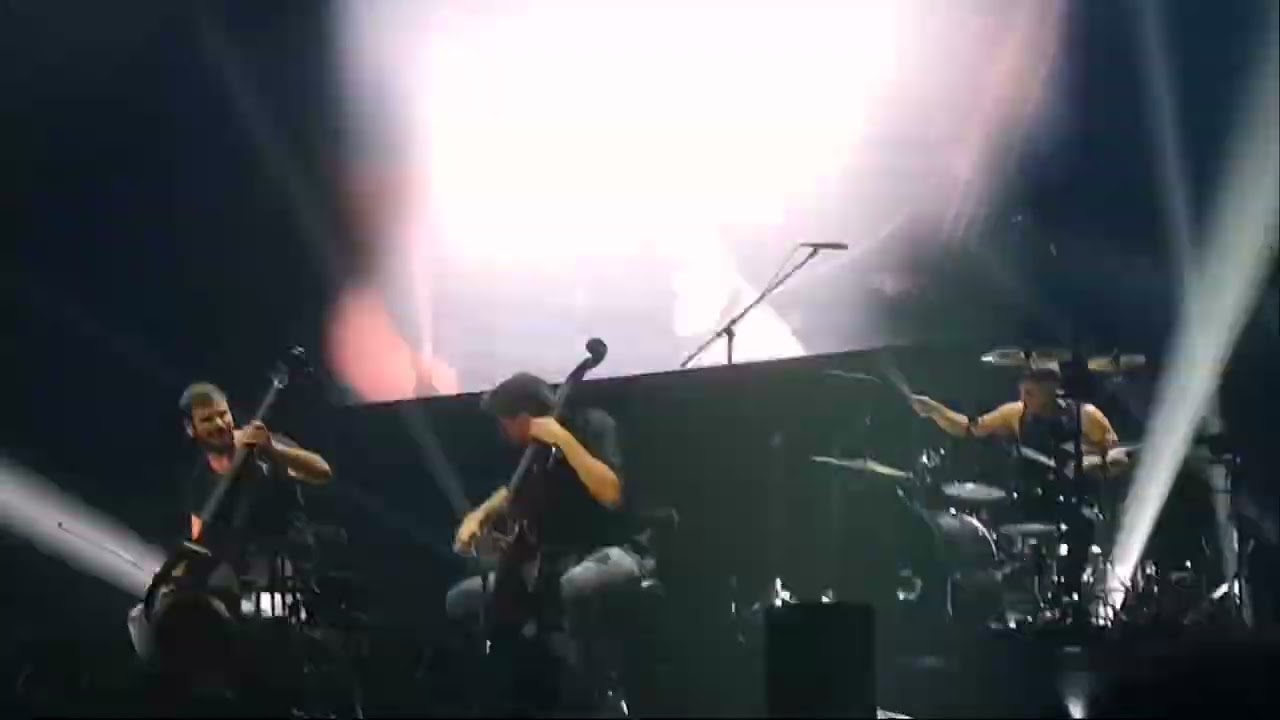 2Cellos - Barcelona 15.09.22 Palau Sant Jordi. "The Trooper".