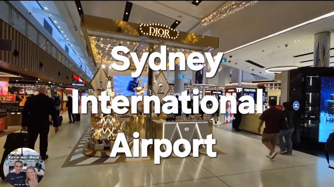 Sydney International Airport, two days before Christmas 2025