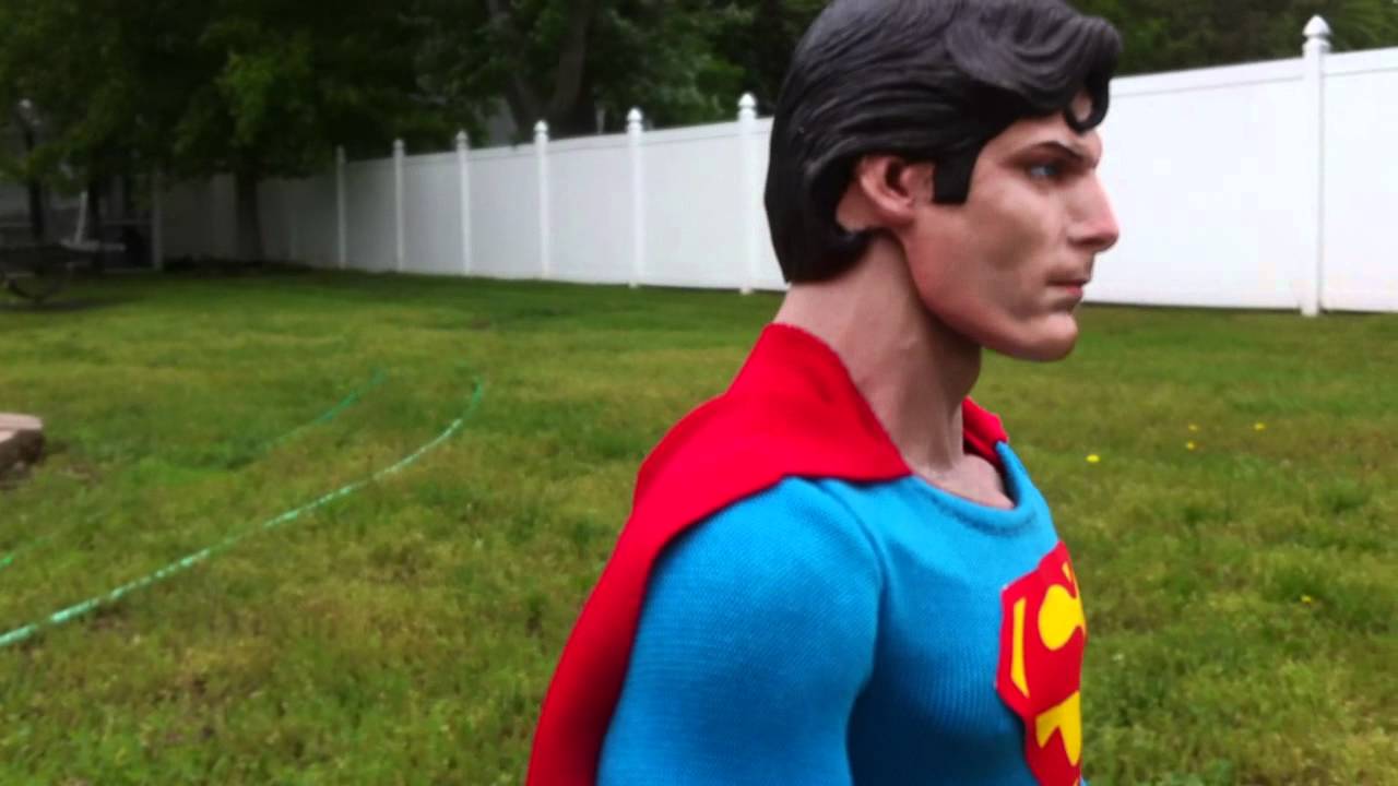 Christopher Reeve superman Figure.MOV