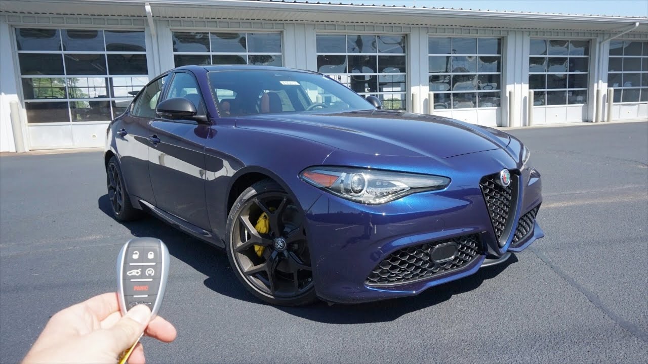 Alfa Romeo Giulia Sport 2020 года — САМЫЙ ЭКЗОТИЧЕСКИЙ седан в своем классе!