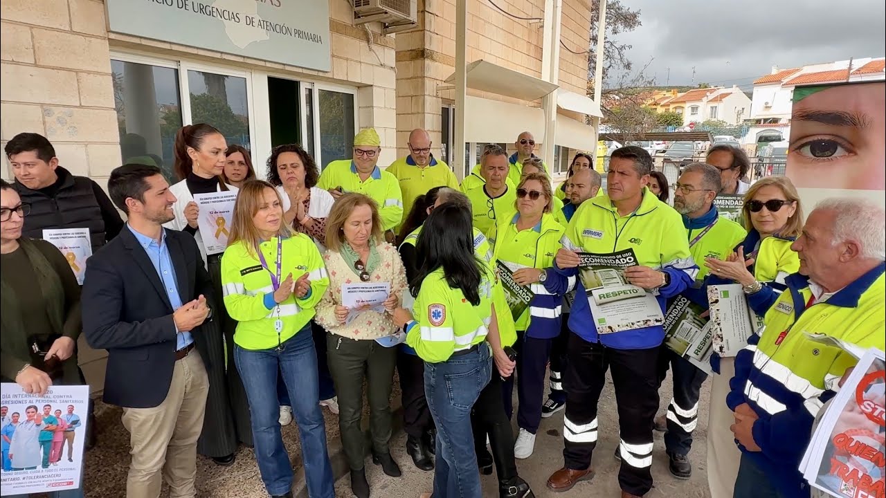 Concentración en Águilas con motivo del Día Europeo contra las Agresiones a Profesionales Sanitarios