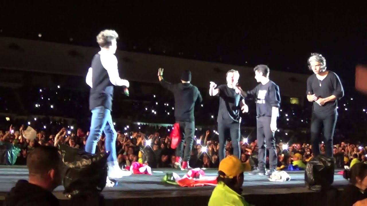 One Direction dancing 