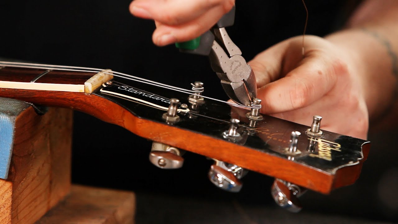 Как натянуть струны на Gibson Les Paul | Настройка гитары