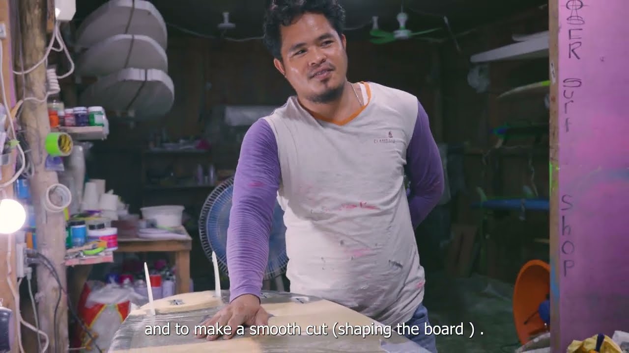 this  local shaper  learned to  make surfboards from scratch from watching youtube  in Siargao