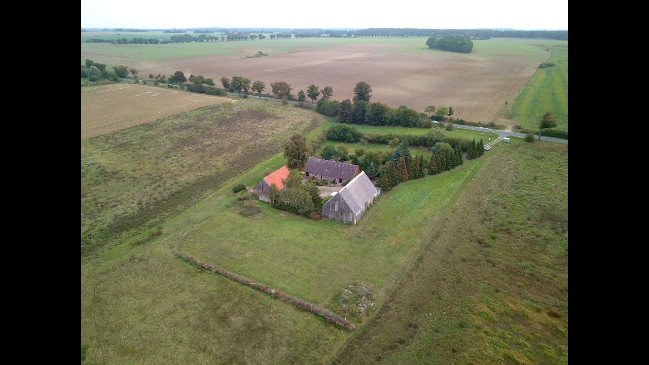 HORN IMMOBILIEN ++ VERKAUFT! Dreiseitenhof in absoluter Alleinlage knapp 10 km bis Neubrandenburg