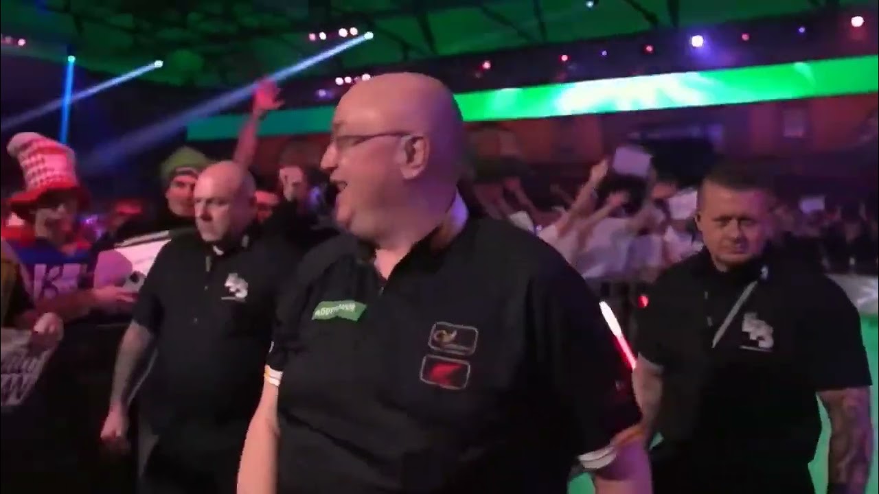 Andrew Gilding Walk on - World Darts Championship 2024