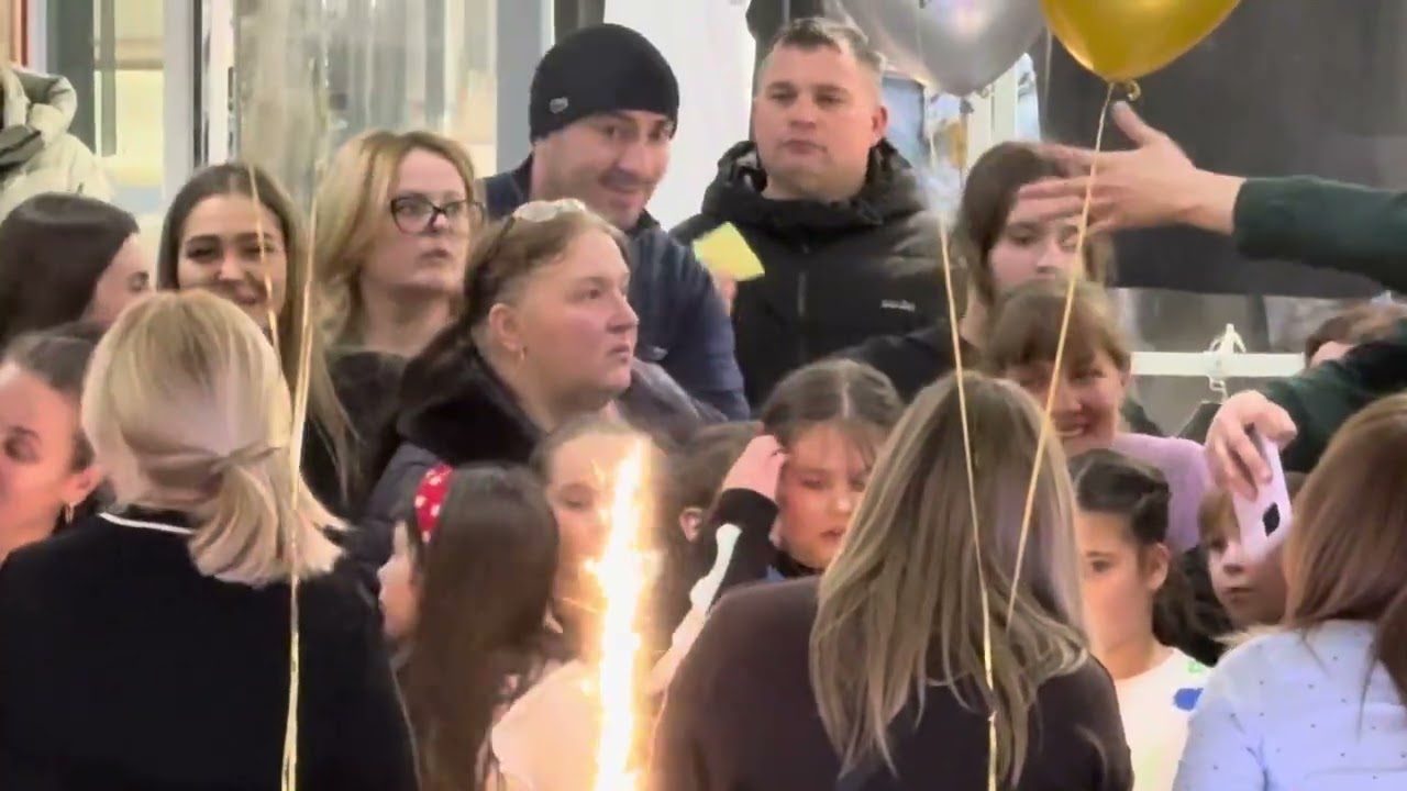 Раздача тортиков в Атриуме 25.1.2026