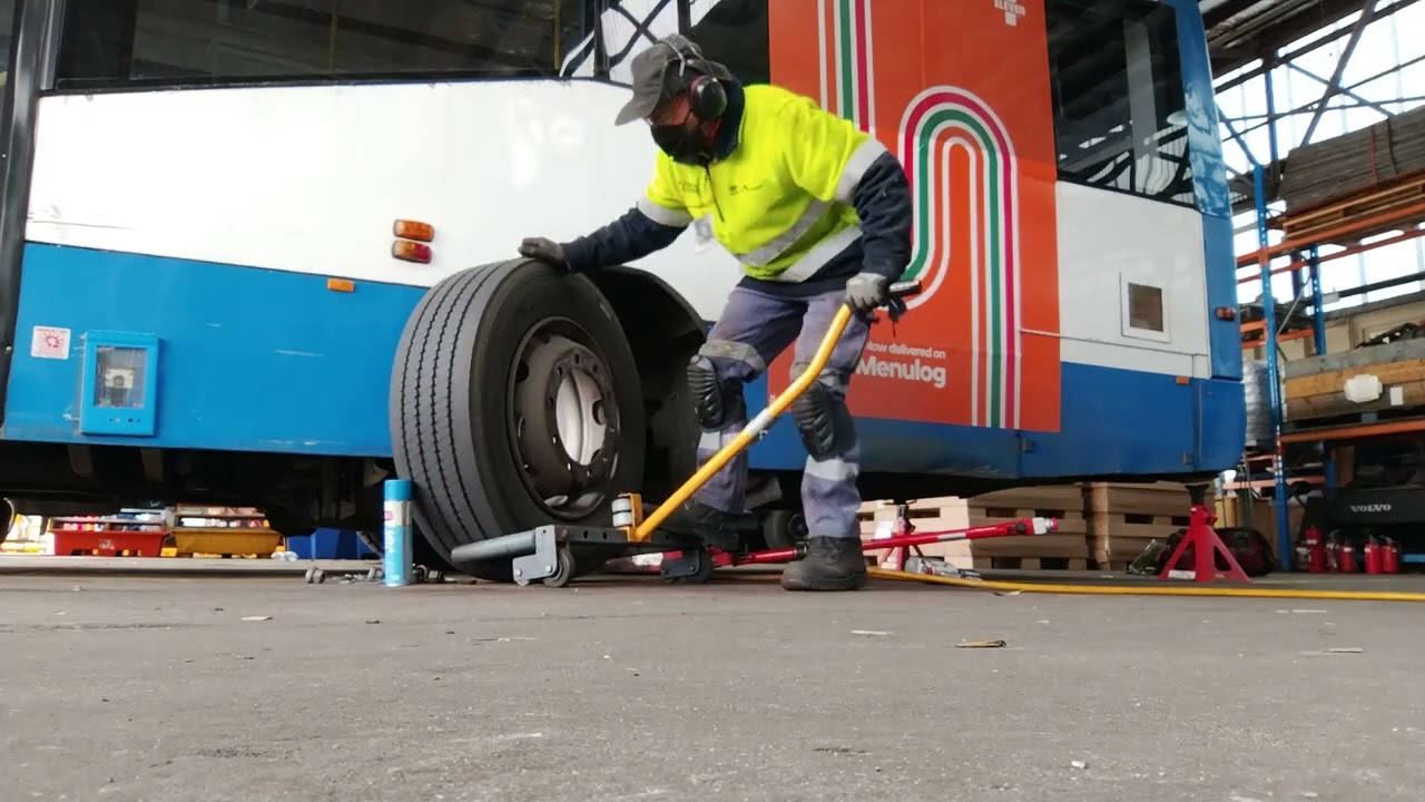 Tyres 3 and 4 change