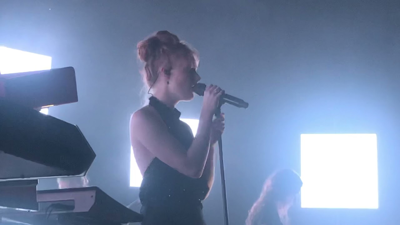 Froukje - onbezonnen live - licht en donker tour Utrecht de helling late show 28/10/2021