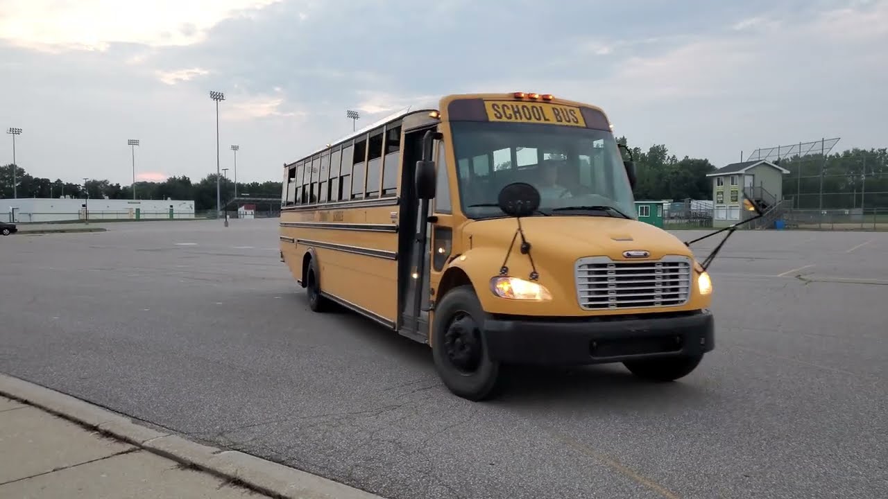 2006 Thomas C2 [Mercedes] Start Up/Idle/Drive