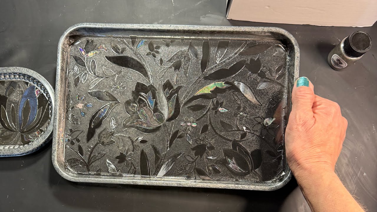 Amazing Trays using @BondCraftor  fast cure. #resindiy 