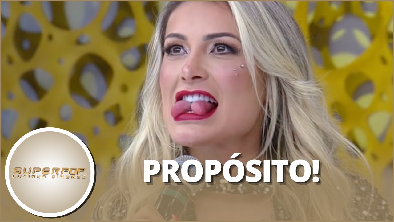Polêmica, Andressa Urach revela por que bifurcou a língua: Serpente!