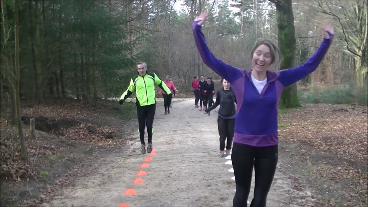 Loopscholing met pionnen parcours