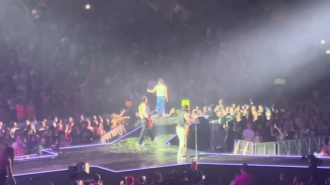 Jonas Brothers- Sucker (Live @ the Enterprise Center in St. Louis 8/27/23)