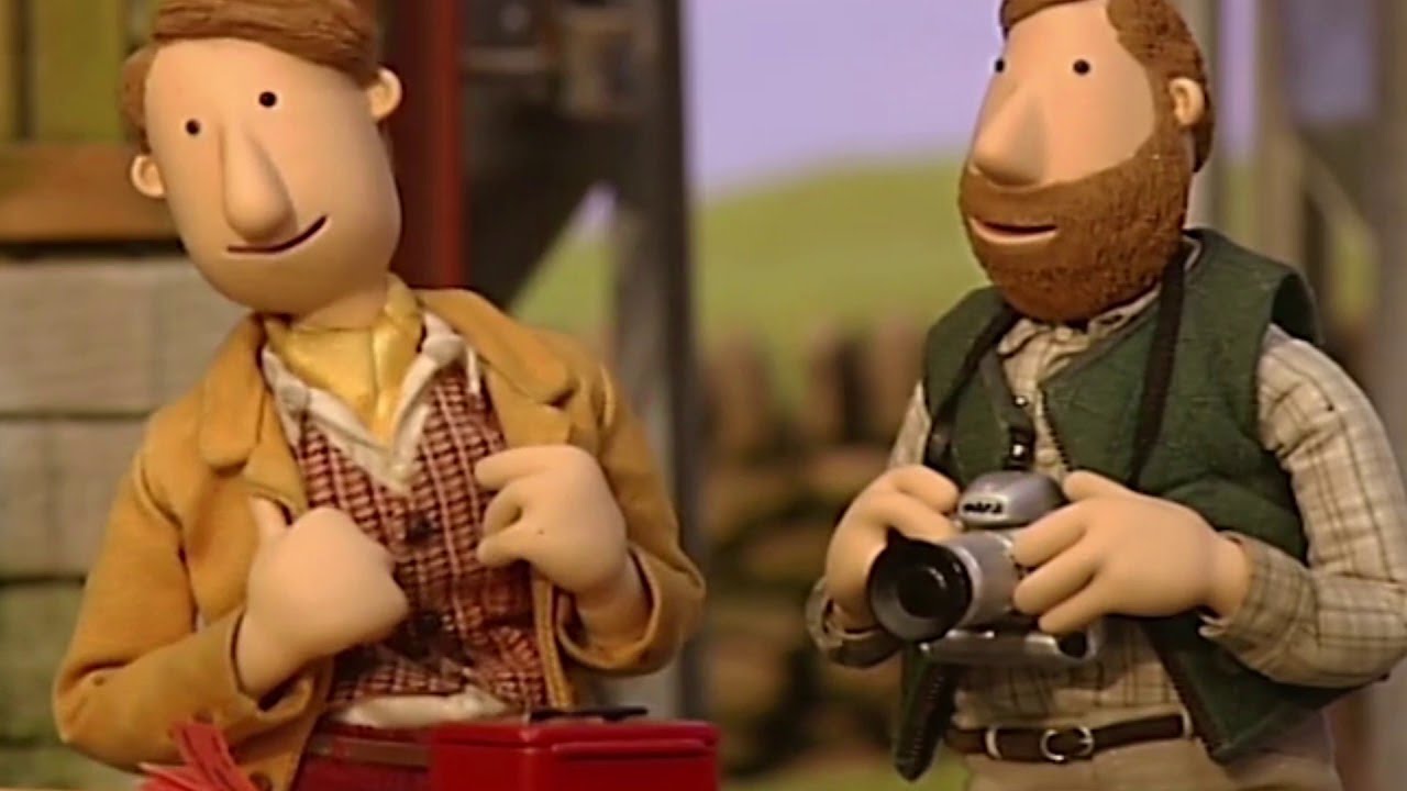 Little Red Tractor | Red Rocker | Full Episode