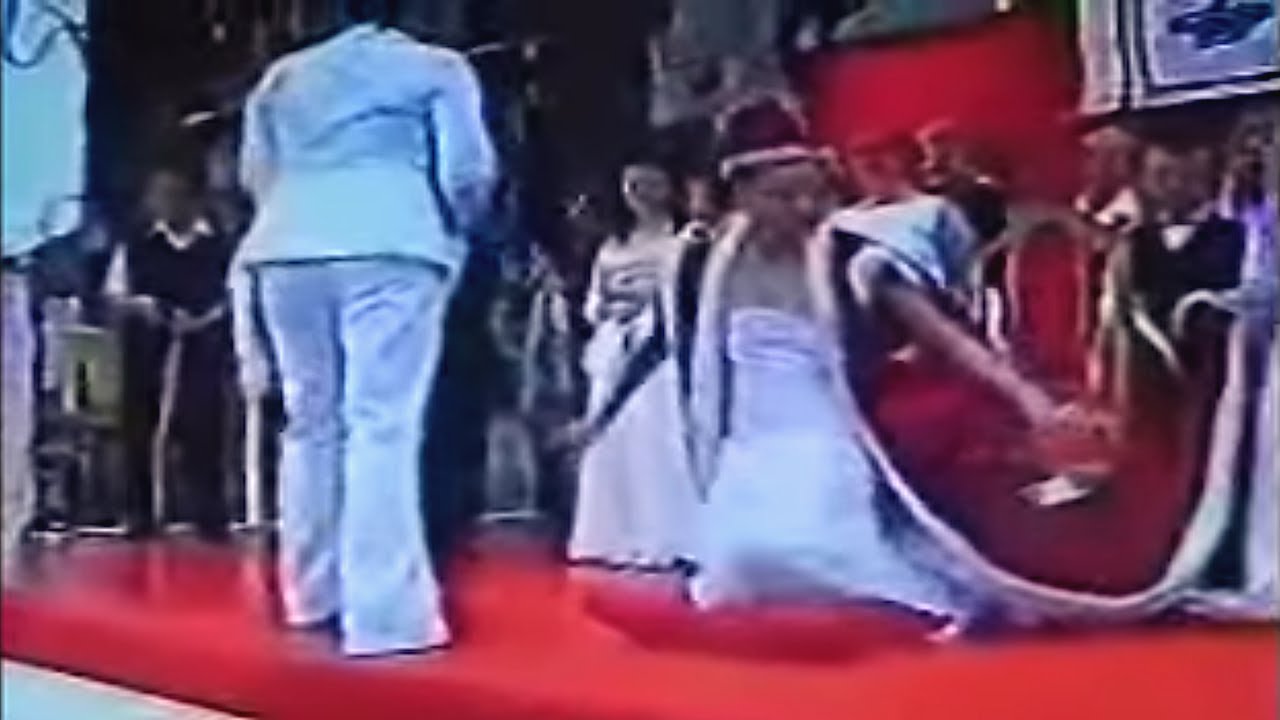 Stewarton Bonnet Guild - Crowning of the Corsehill Queen 1987-2007 (Part 2)