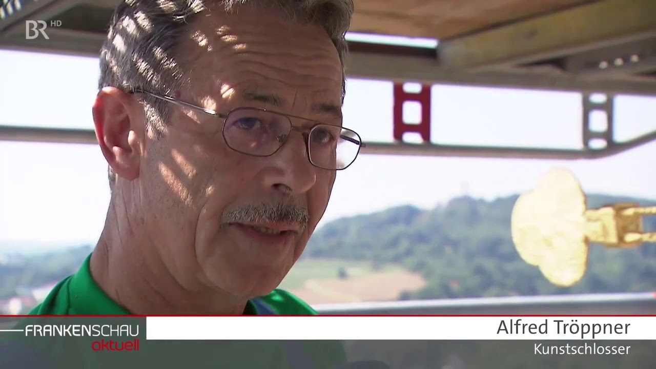 St. Michael Bamberg: Montage der Kugel und Dachornamente Nordturm
